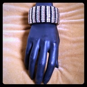 BLING, BLING, BRACELET!